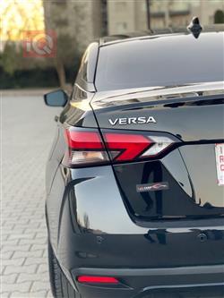 نيسان فيرسا